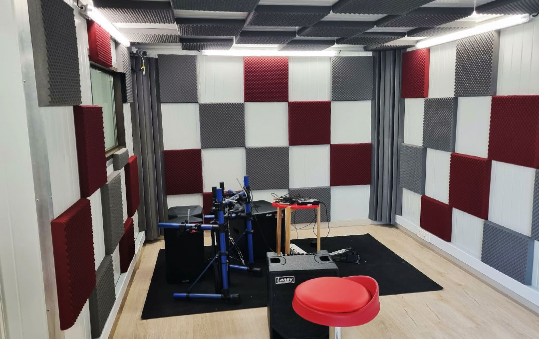 Full acoustic treatment installation